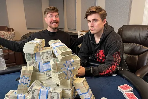 MrBeast venceu Ludwig em um duelo heads-up entre influencers digitais (Foto: Reprodução/Twitter)
