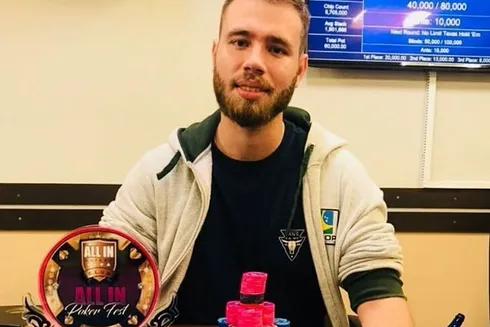 Sergio Gabriel foi campeão superando grande field no WCOOP
