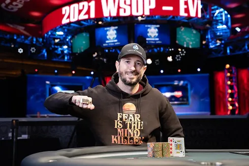 Brian Rast conquistou seu quinto bracelete da WSOP
