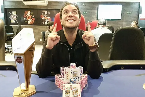 Gustavo Sampaio viveu um momento especial com o título do Sunday Million
