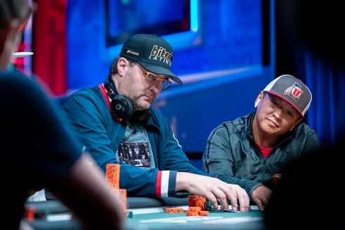 (Foto: PokerNews – Phil Hellmuth não lida bem com as derrotas)
