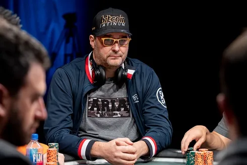 (foto: PokerNews) Phil Hellmuth não aprova a fórmula de contagem do Jogador do Ano
