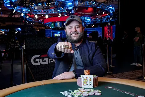 Scott Ball agora tem dois braceletes da WSOP
