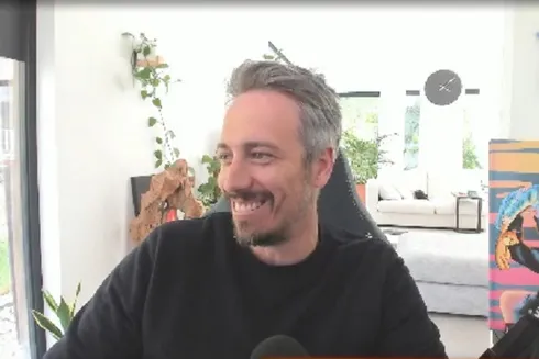 Lex Veldhuis só pôde rir após o desfecho da jogada (Foto: Reprodução/Twitch)
