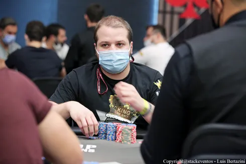 Luciano Hollanda estará na briga no Dia Final do Sunday Million
