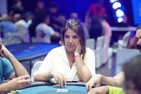 Carla Renna ensacou um belo stack no Dia 1D do Main Event
