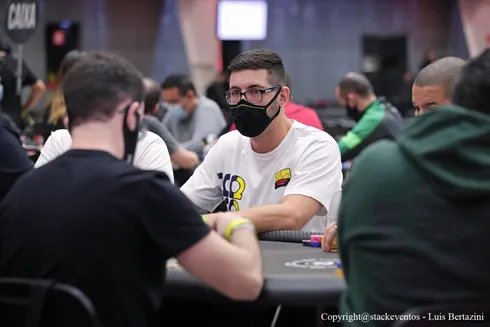 Leonardo Duarte está no top 3 do chip count do #25-High
