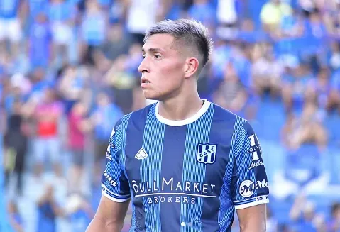 Adrián Fernández juega en la Primera Nacional. (Instagram)