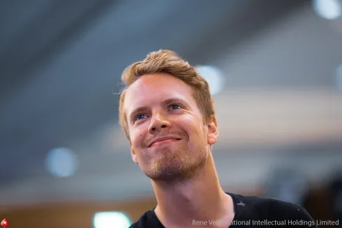 Joni Jouhkimainen lidera o estrelado field na WSOP
