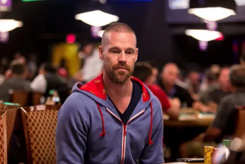 Patrik Antonius se envolveu em um pote gigante no cash game
