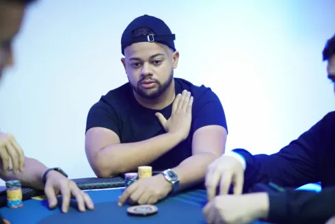 Eduardo Paulo foi quem mais juntou fichas no Dia 1 do High Roller
