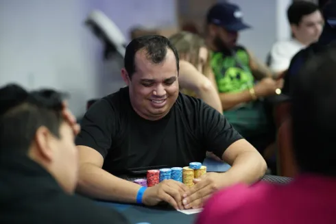 Lázaro Costa começará a mesa final do High Roller na dianteira
