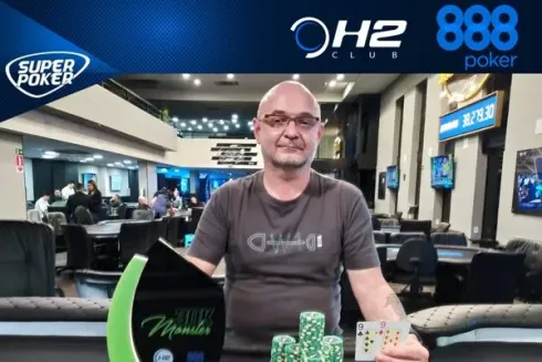 André Queiroz, campeão do 30K Monster do H2 Club
