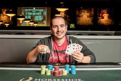 Daniel Strelitz, campeão do Evento #73 da WSOP
