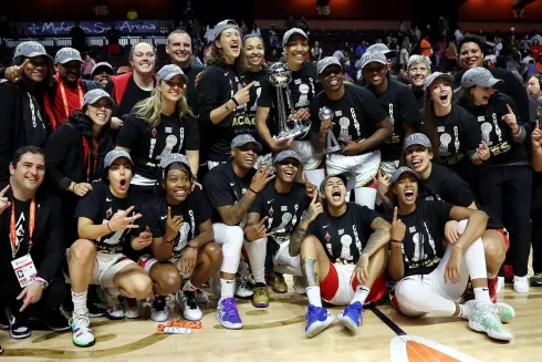 Elenco do Las Vegas Aces, campeão da WNBA 2022 (Foto: Reprodução/Twitter @LVAces)
