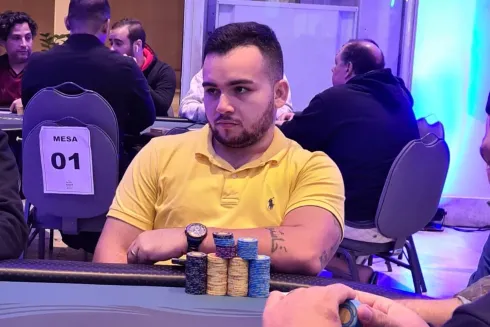 Francisco Willian se deu bem em um all in triplo no Main Event do NPS Pixbet Salvador
