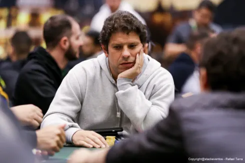 Caio Mansur juntou um grande stack no Dia 1D do Main Event
