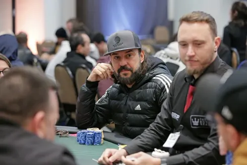 Gabriel O Pensador segue com um stack muito confortável no torneio
