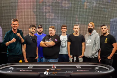 Thiago Amador está na mesa final do Main Event do Enjoy Poker Tour
