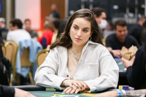 Bruna Unzueta disputara o torneio com buy-in de R$ 25.000
