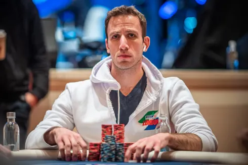 Benny Glaser segue na liderança no chip count (Foto: WPT)
