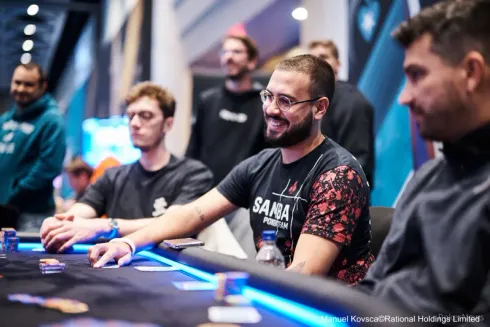 (foto: PokerNews) Lucas Rocha se despediu do BSOP Bahamas na bolha
