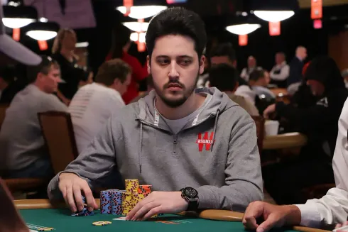 Adrian Mateos juntou um grande stack na primeira etapa do torneio supercaro
