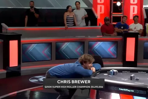 Chris Brewer ficou pasmo com o milagre que acertou (Foto: PokerGo)
