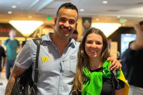 Ramon Kropmanns e Jessica Serial foram a melhor dupla verde e amarela no Tag Team na WSOP
