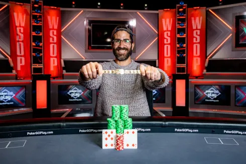 Moshe Refaelowitz levou mais de meio milhão de dólares (Foto: WSOP)
