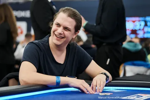 Niklas Astedt volta a aparecer no topo do ranking do PokerStake
