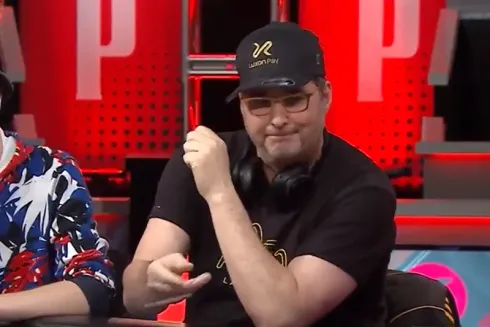 Phil Hellmuth foi eliminado no Dia 2 do Main Event da WSOP (Imagens: PokerGo)
