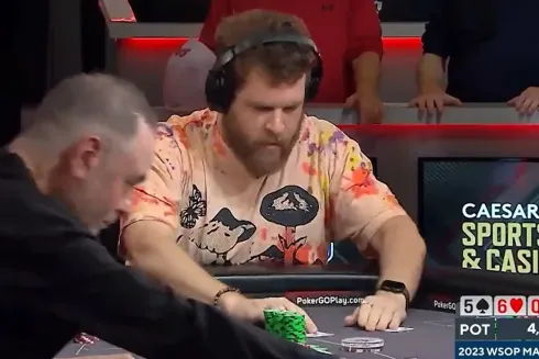 Daniel Vampan ainda mostrou o blefe após o fold (Reprodução/Twitter PokerGO)
