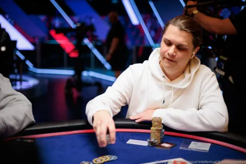 Niklas Astedt volta a ser o melhor no poker online
