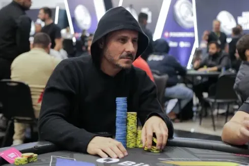 Mario Quintanilha avança líder no Dia 1A do Start-Up MKO do BSOP Winter Millions