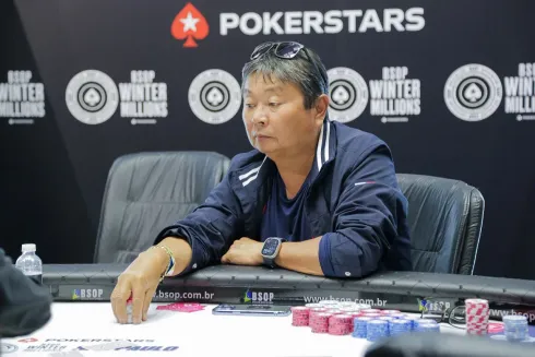 Takeo Nakati lidera os três finalistas no BSOP
