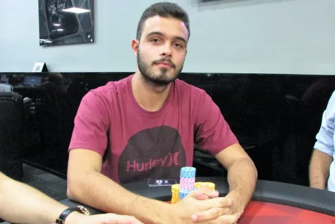 Marcello Gonçalves passou grande para o Dia Final do Sunday Million
