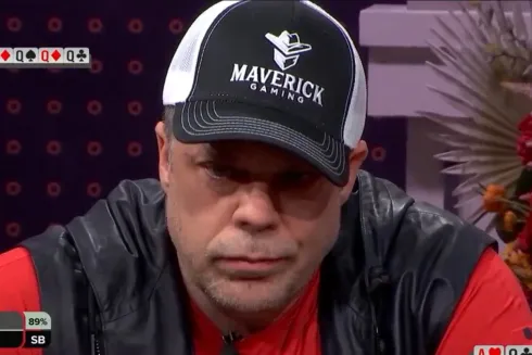 Eric Persson ficou com cara de poucos amigos quando viu o showdown no High Stakes Poker (Foto: Reprodução/Twitter @PokerGO)
