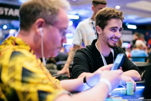 Felipe Ketzer está dando show nas mesas do EPT Barcelona
