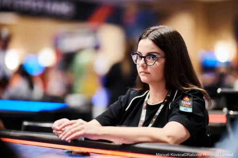 Lali Tournier comemoraria muito e ainda daria freeroll para sua comunidade
