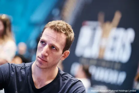 Benny Glaser segue dominando as mesas do WCOOP
