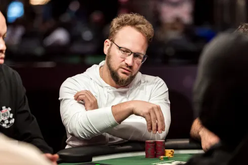 Calvin Anderson levou sua conta "projector52" ao lugar mais alto do pódio (Foto: PokerNews)
