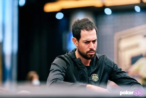 Nick Schulman pode assumir a liderança no ranking da série (foto: PokerGO)
