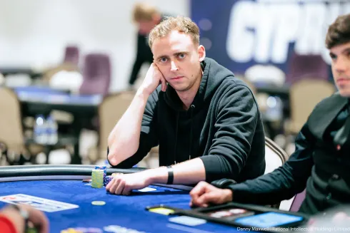 Alexander Tkatschew garantiu uma bela forra no EPT Chipre
