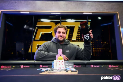 João Simão garantiu seu primeiro título do PGT PLO (foto: PokerGO)
