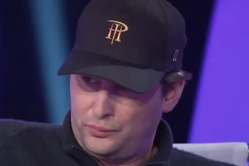 Phil Hellmuth ficou com cara de poucos amigos
