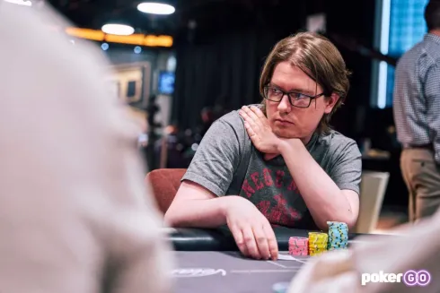 Isaac Kempton agora é um campeão do PGT Sprint (Foto: PokerGO)
