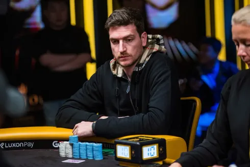 Rodrigo Selouan levou uma bela forra com o resultado (Foto: Triton Poker)
