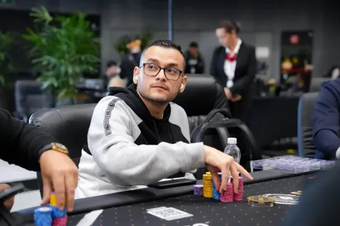 Julian Pineda somou mais fichas no Dia 1 do torneio
