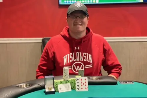 Joshua Reichard com o seu 15º anel de WSOP Circuit
